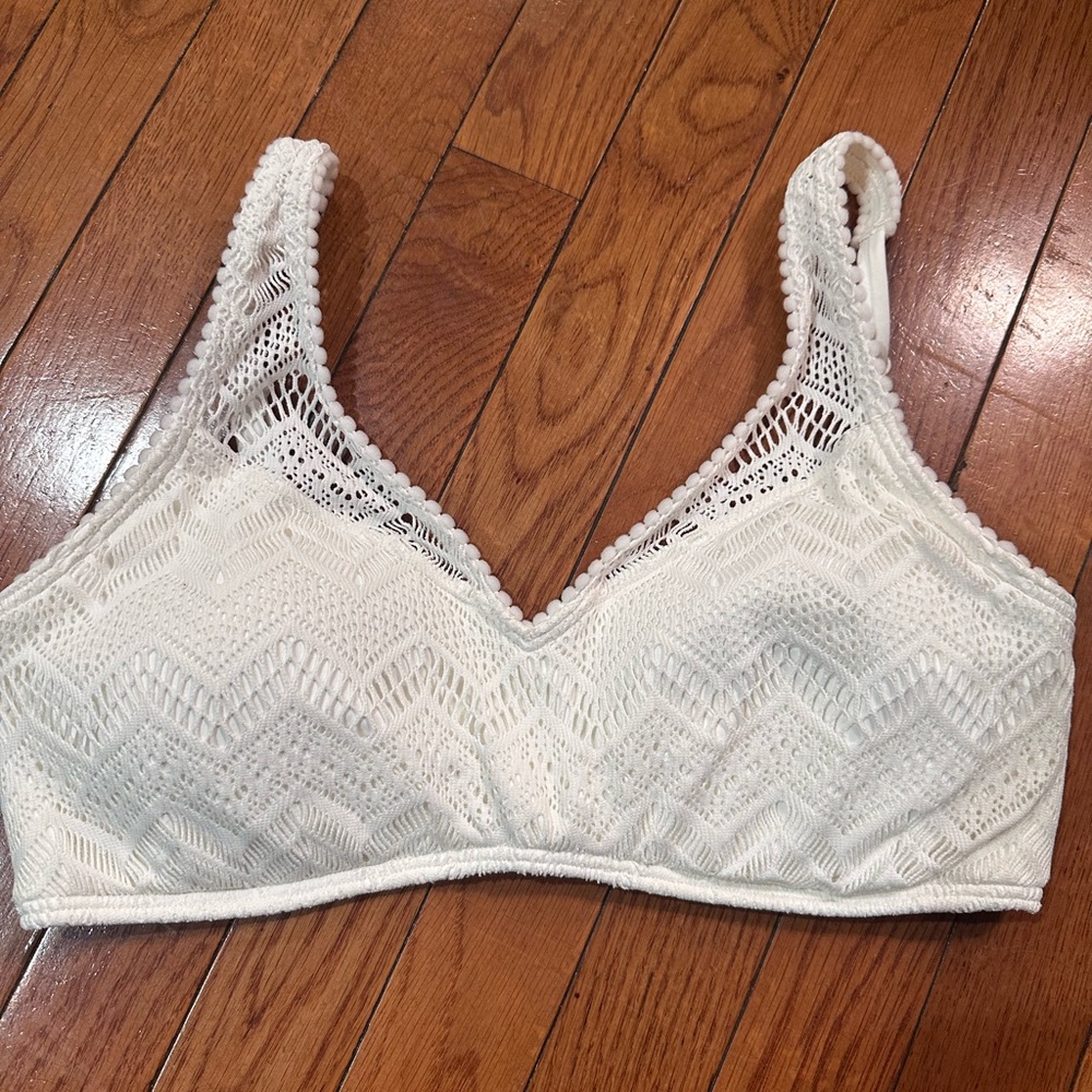 Soma crochet bikini top NWOT Large